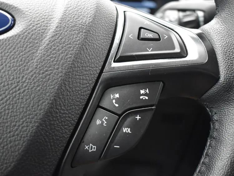 Used 2024 Ford Edge SEL image 23