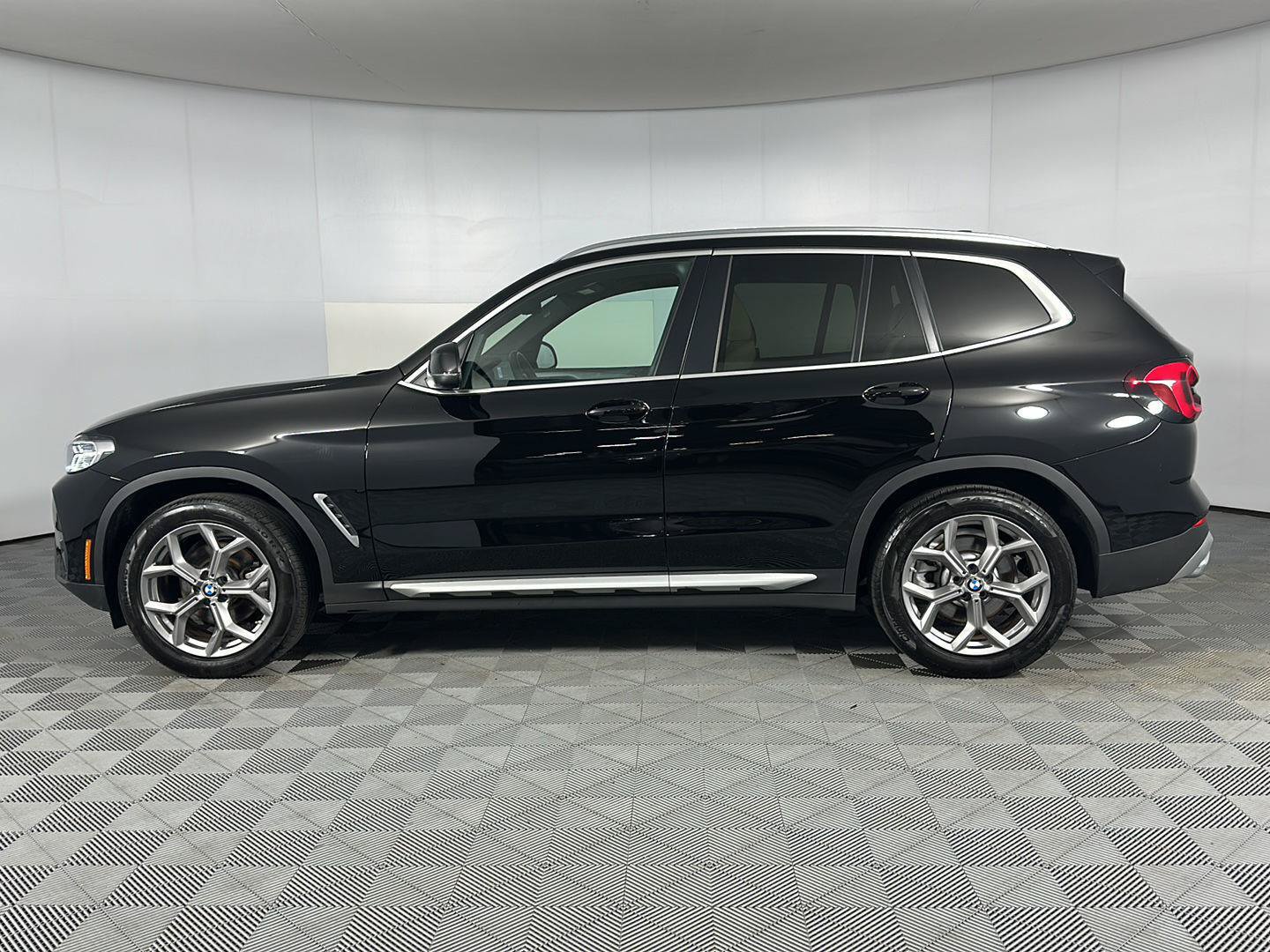 Used 2024 BMW X3 xDrive30i AWD/4WD image 7
