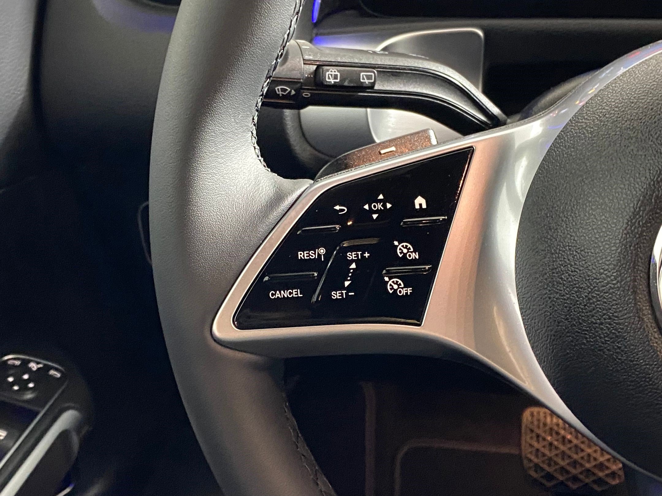 New 2025 Mercedes-Benz GLB 250 4MATIC image 16