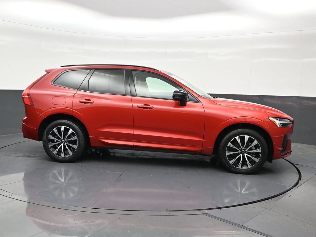 Used 2024 Volvo XC60 B5 Core AWD/4WD image 7
