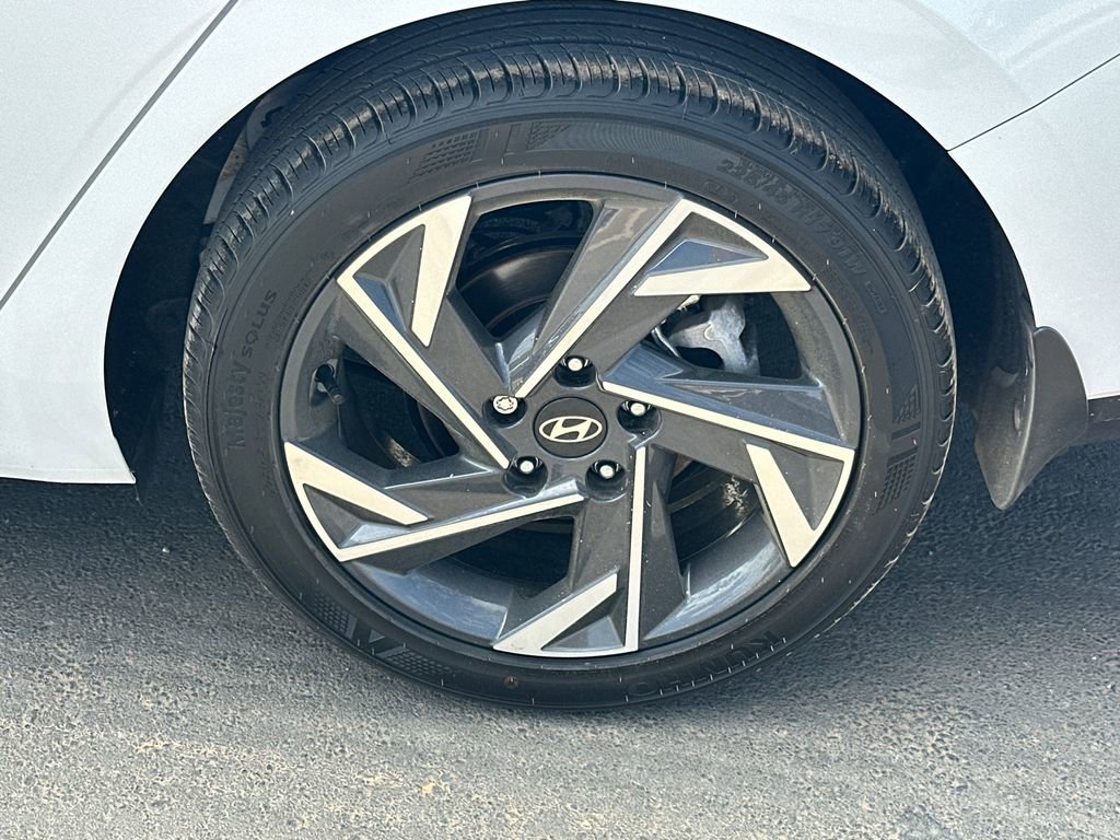 Used 2025 Hyundai Elantra Sport image 19