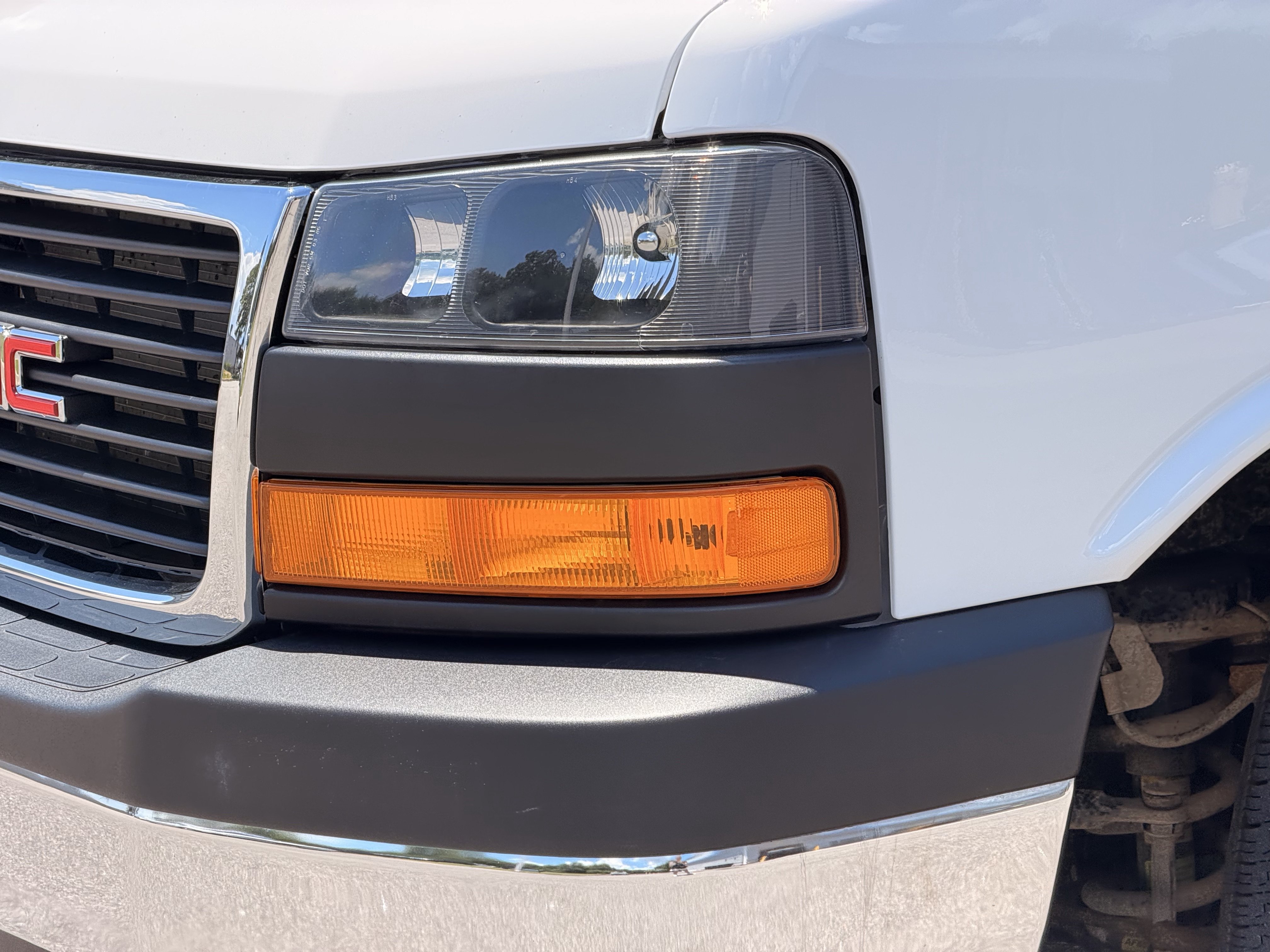 Used 2025 GMC Savana 2500 w/ Driver Convenience Package RWD image 8