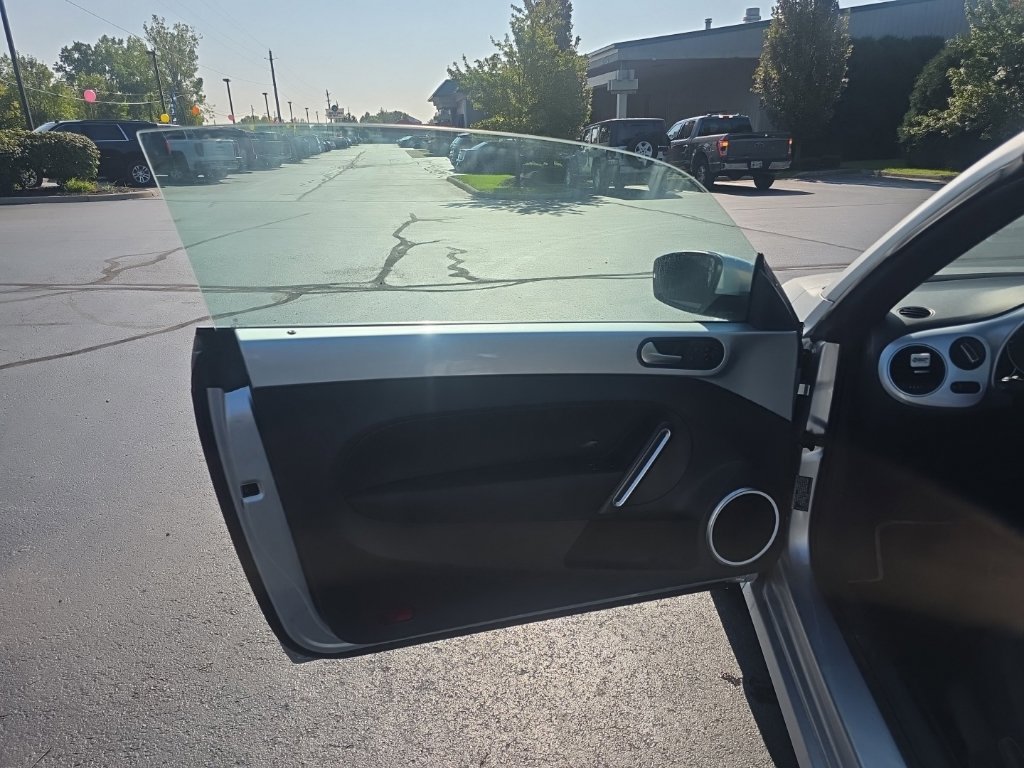 Used 2014 Volkswagen Beetle 2.5 FWD image 11