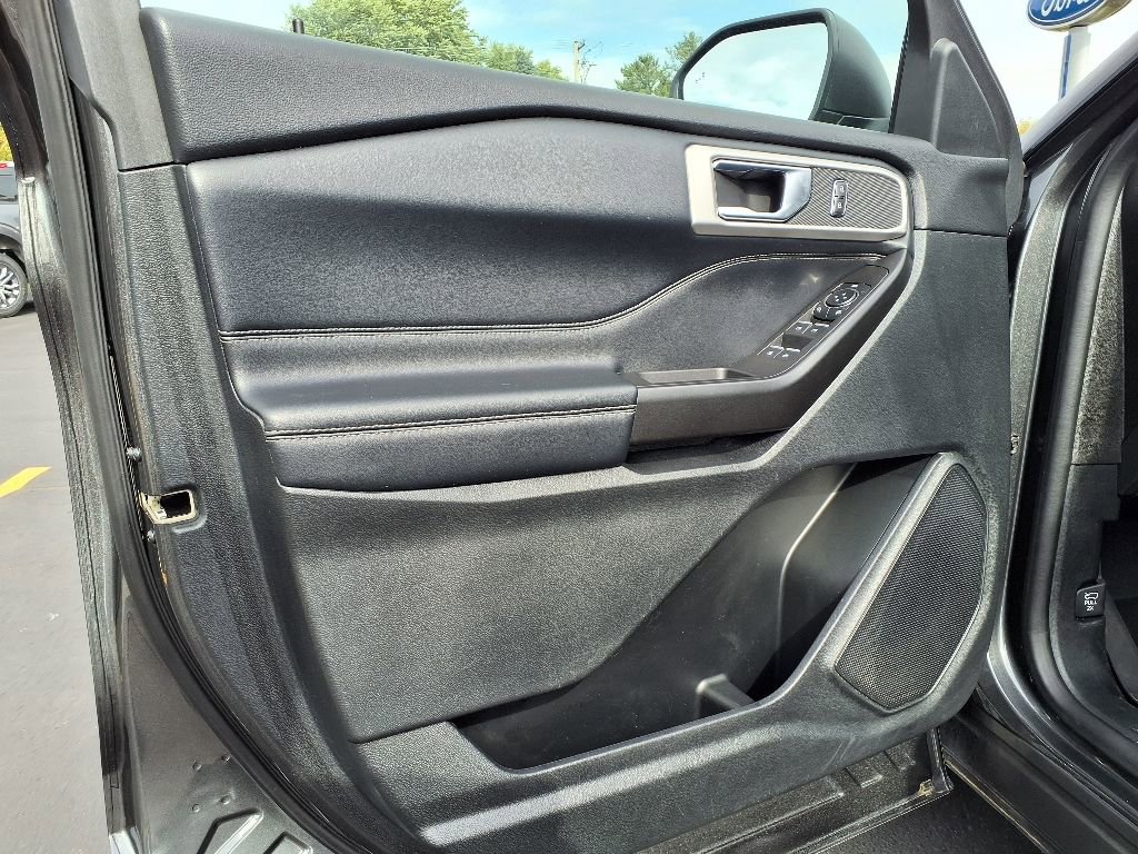 Certified 2020 Ford Explorer XLT w/ Equipment Group 202A image 16