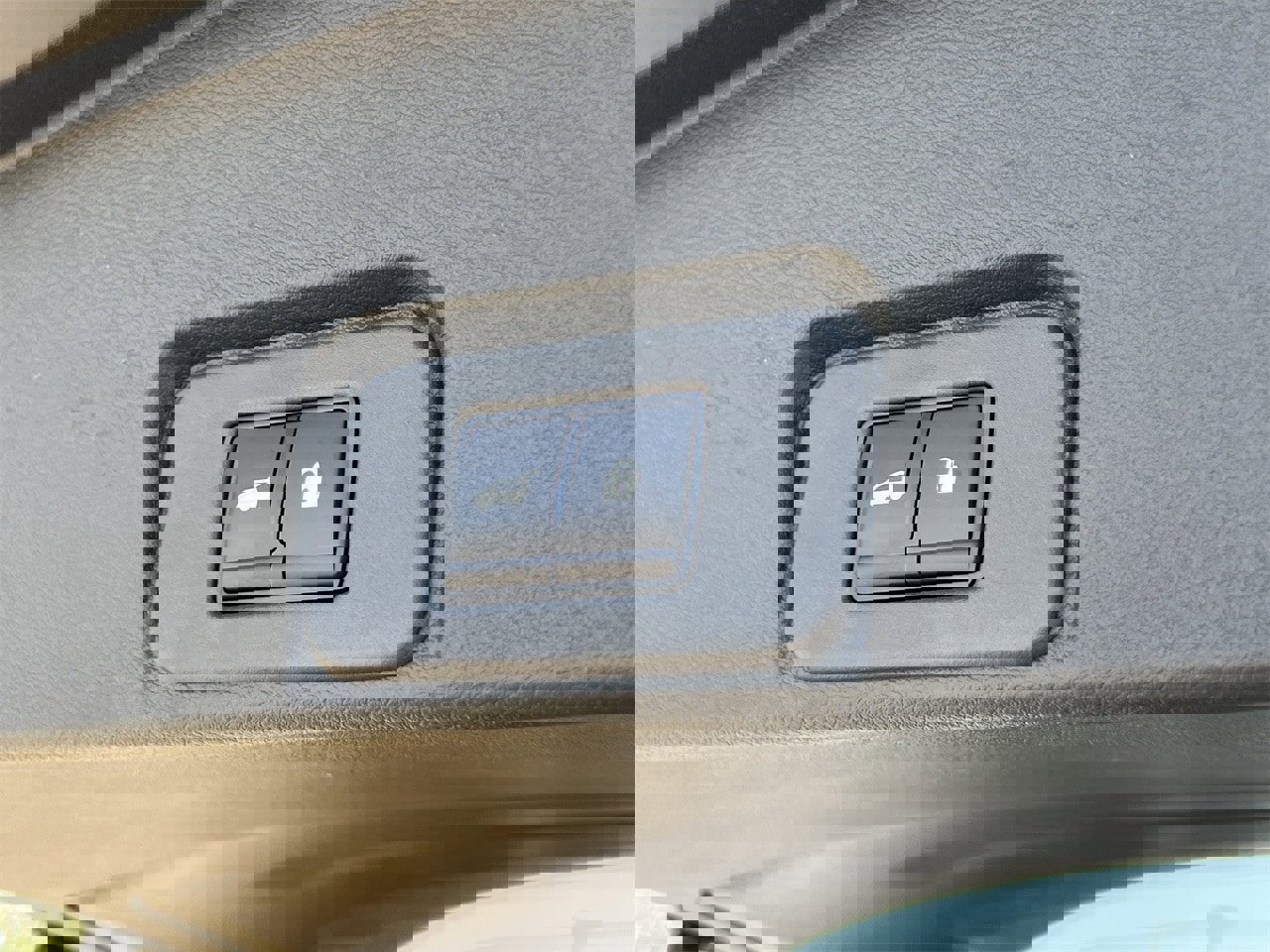 Certified 2025 Nissan Rogue SL w/ Tech Package image 27