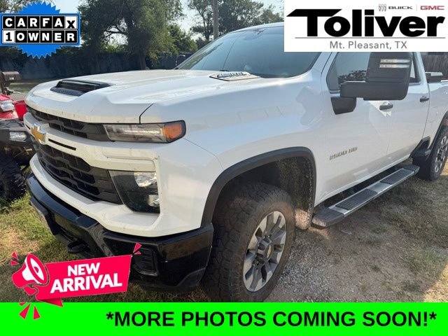 Used 2024 Chevrolet Silverado 2500 Custom w/ Custom Value Package AWD/4WD image 1
