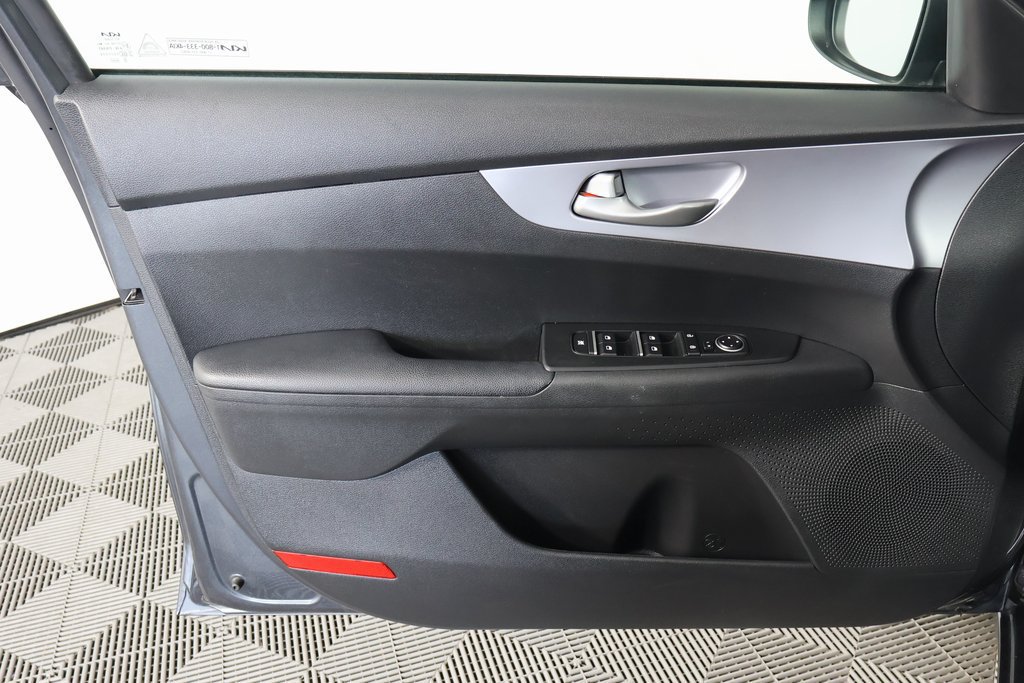 Used 2022 Kia Forte LXS FWD image 10