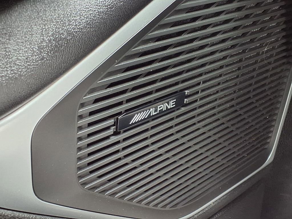 Used 2023 Jeep Wagoneer Series III w/ Preferred Equipment Group AWD/4WD image 18