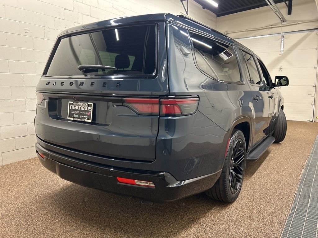 Used 2024 Jeep Wagoneer L Series II w/ Convenience Group I image 2