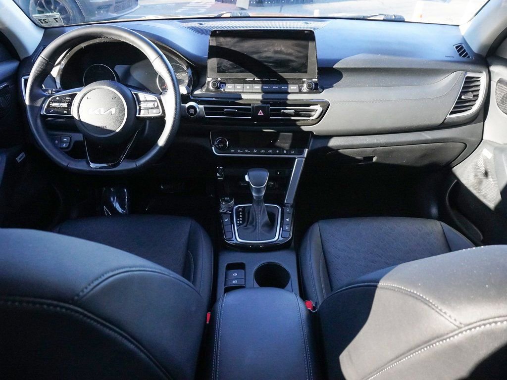 Used 2023 Kia Seltos SX image 40