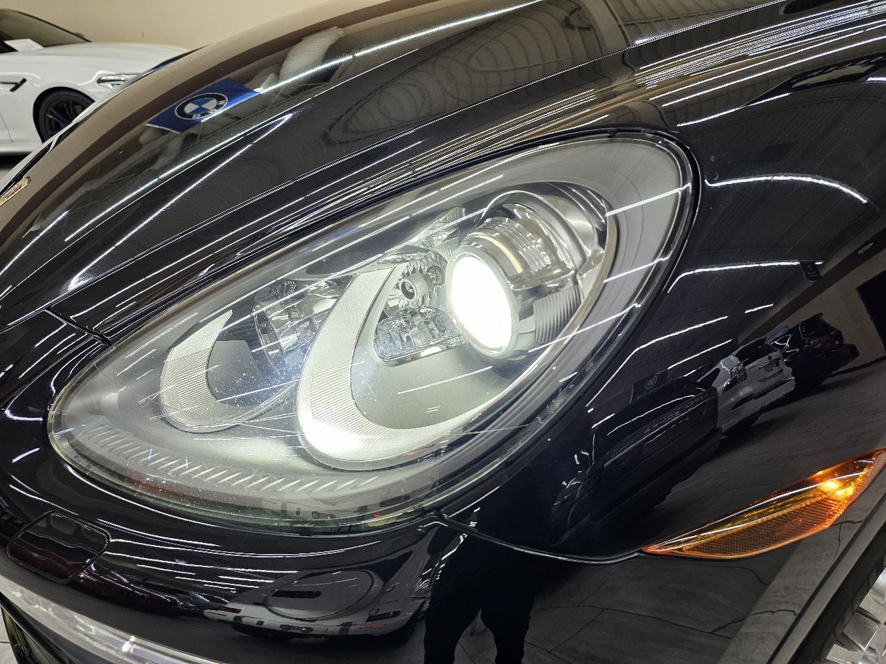 Used 2014 Porsche Cayenne S w/ Comfort Plus Package image 11