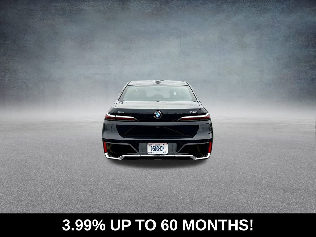 Used 2024 BMW 740i xDrive image 9