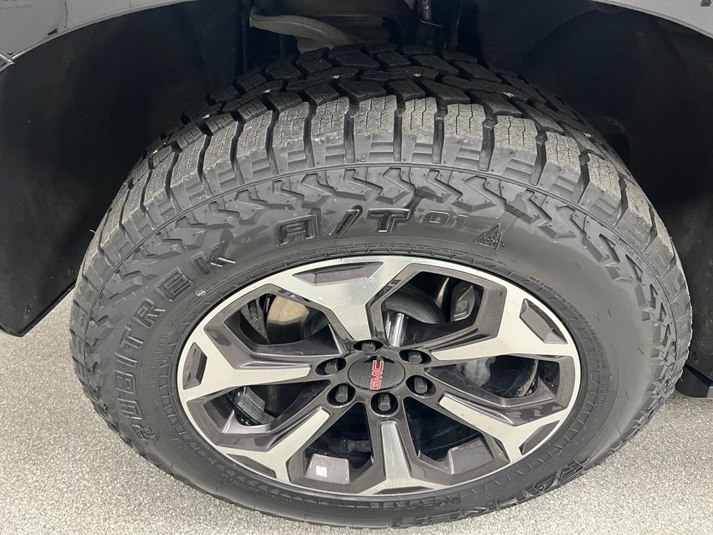 Used 2025 GMC Yukon AT4 Ultimate w/ LPO, Floor Liner Package AWD/4WD image 15