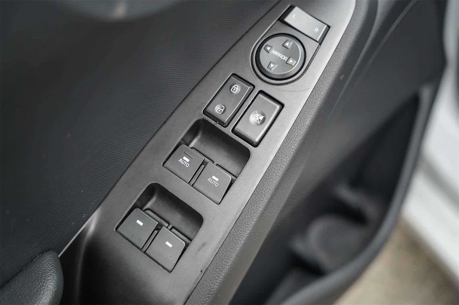 Certified 2020 Hyundai Ioniq SEL image 18