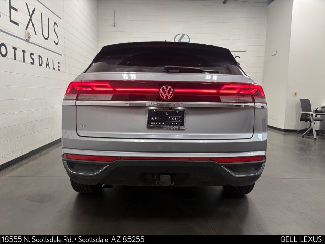 Used 2024 Volkswagen Atlas Cross Sport SE FWD image 5