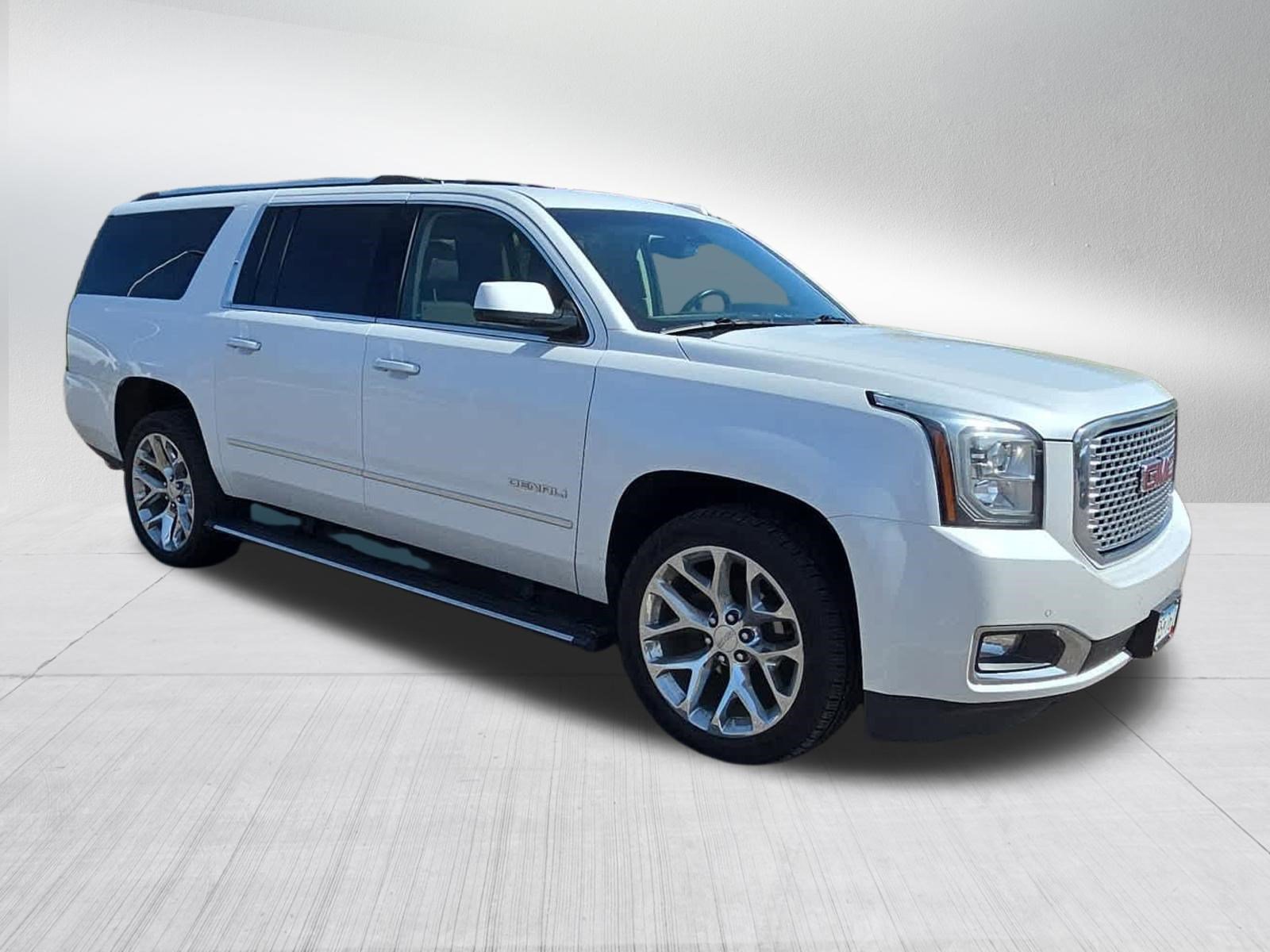 Used 2017 GMC Yukon XL Denali w/ Open Road Package AWD/4WD image 2