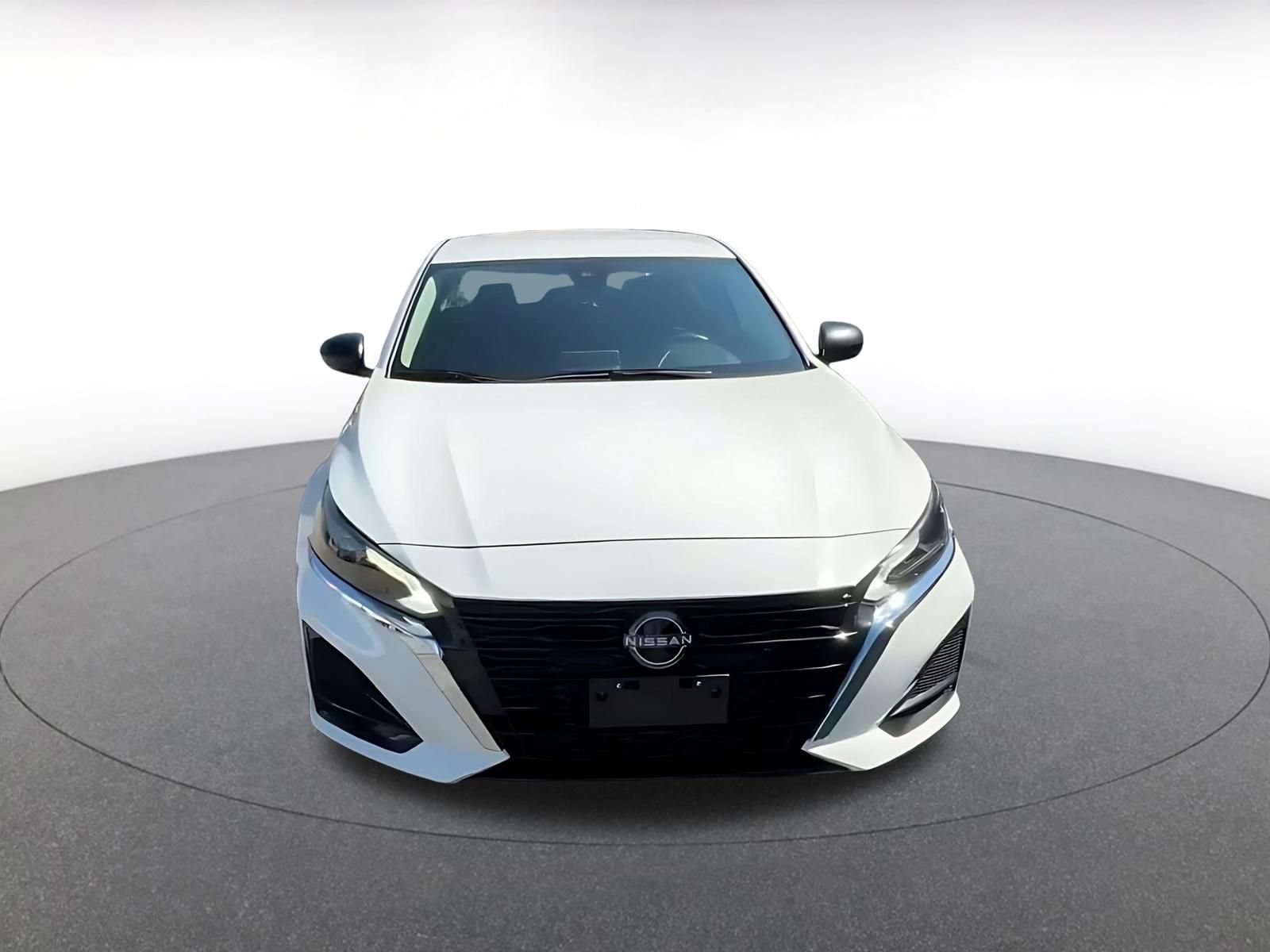 Used 2025 Nissan Altima 2.5 SV FWD image 4
