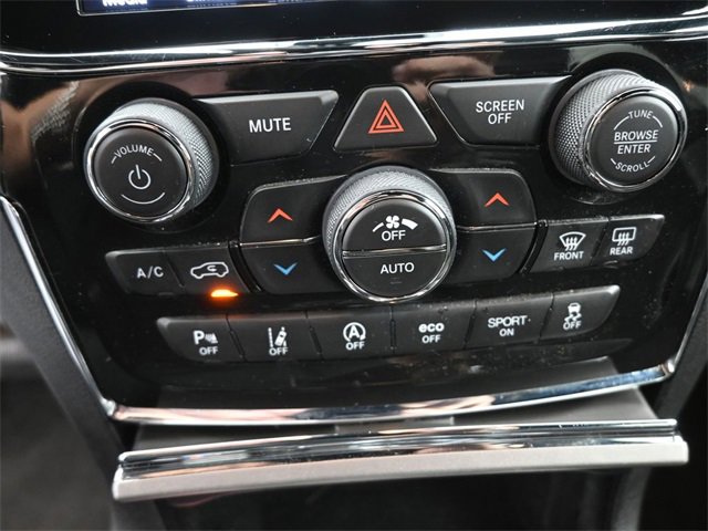 Used 2021 Jeep Grand Cherokee Laredo X image 4