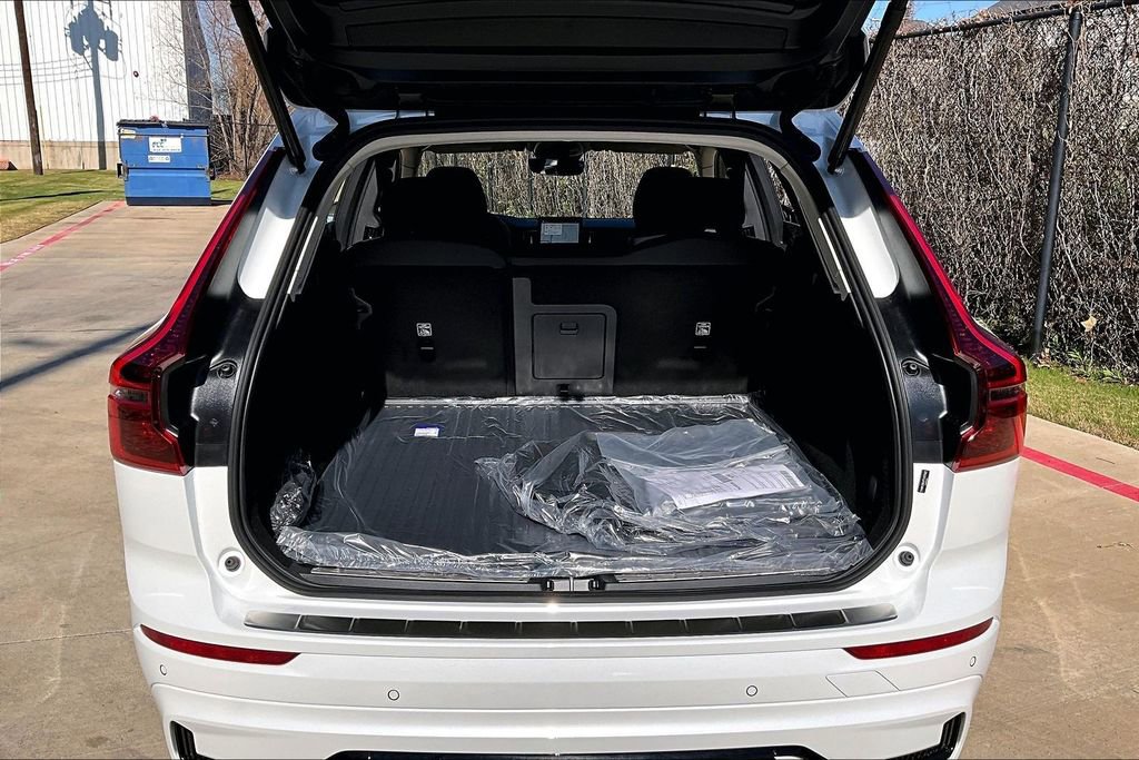 New 2026 Volvo XC60 B5 Plus w/ Protection Package Premier AWD/4WD image 45