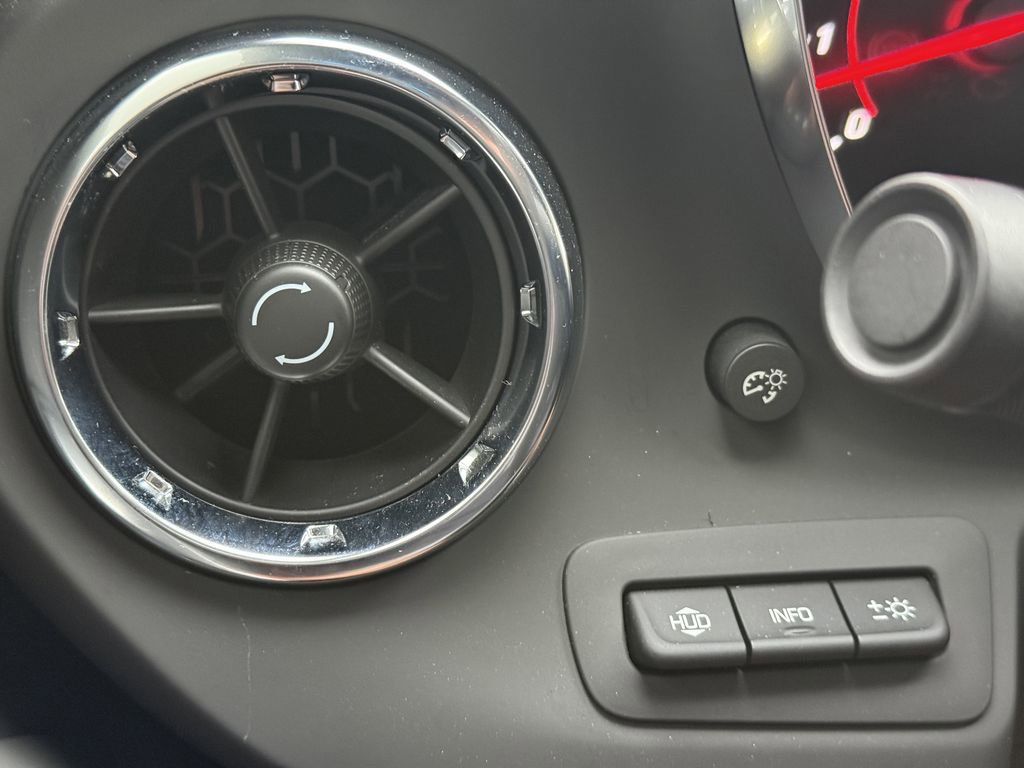 Used 2022 Chevrolet Camaro ZL1 image 28