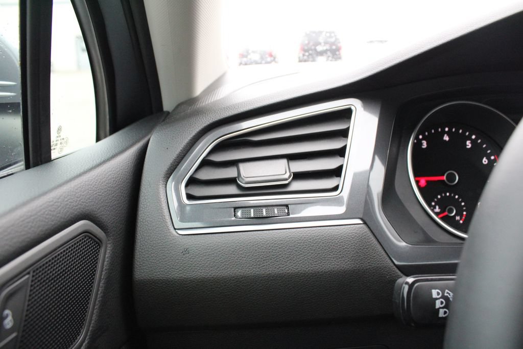 Used 2020 Volkswagen Tiguan SE AWD/4WD image 8
