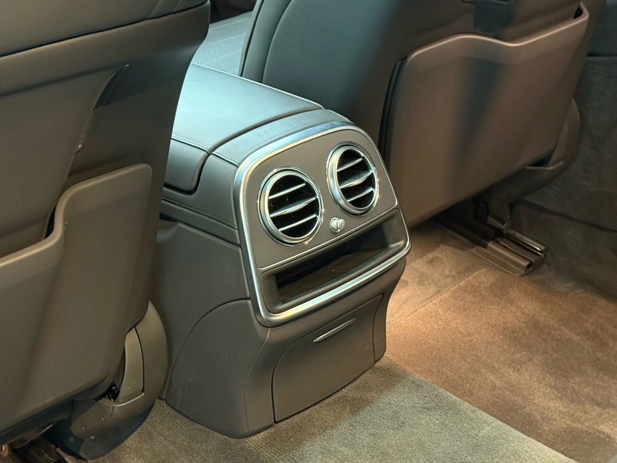 Used 2018 Mercedes-Benz S 560 4MATIC Sedan image 33