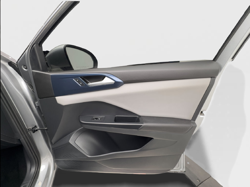 Used 2023 Volkswagen Taos SE w/ Panoramic Sunroof Package FWD image 35