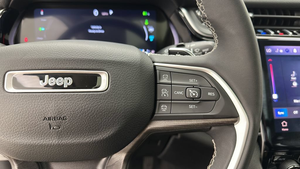 Used 2023 Jeep Grand Cherokee 4WD 4xe image 18