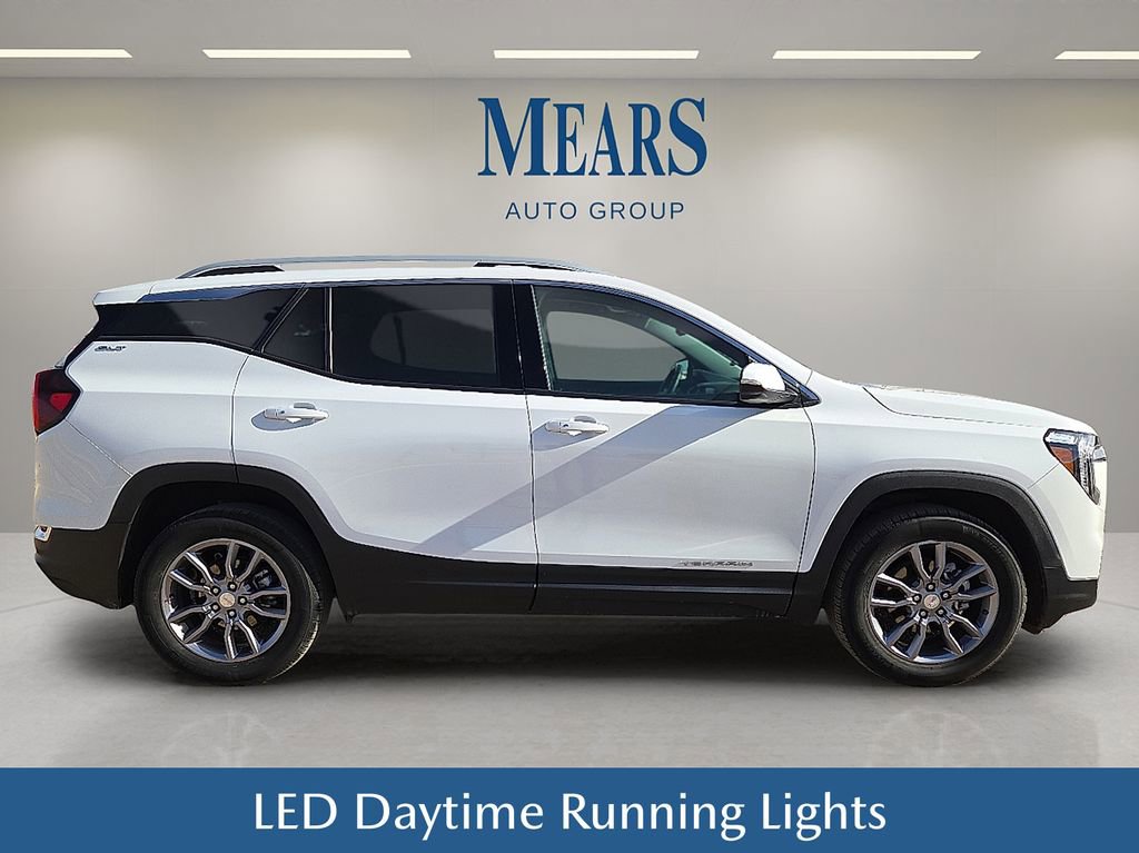 Used 2024 GMC Terrain SLT image 7