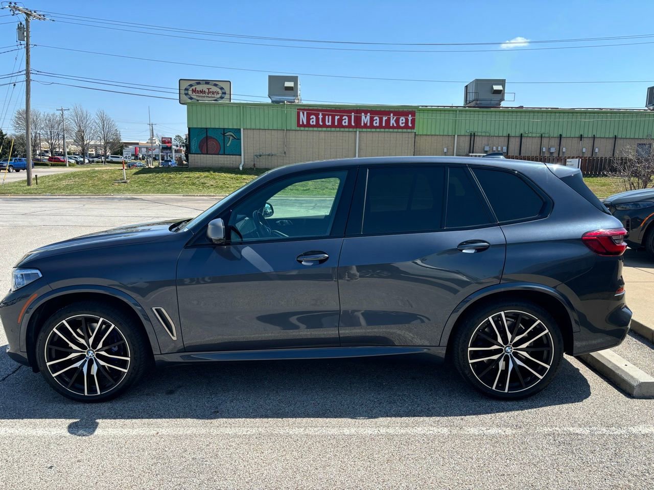Used 2020 BMW X5 M50i w/ Executive Package image 8