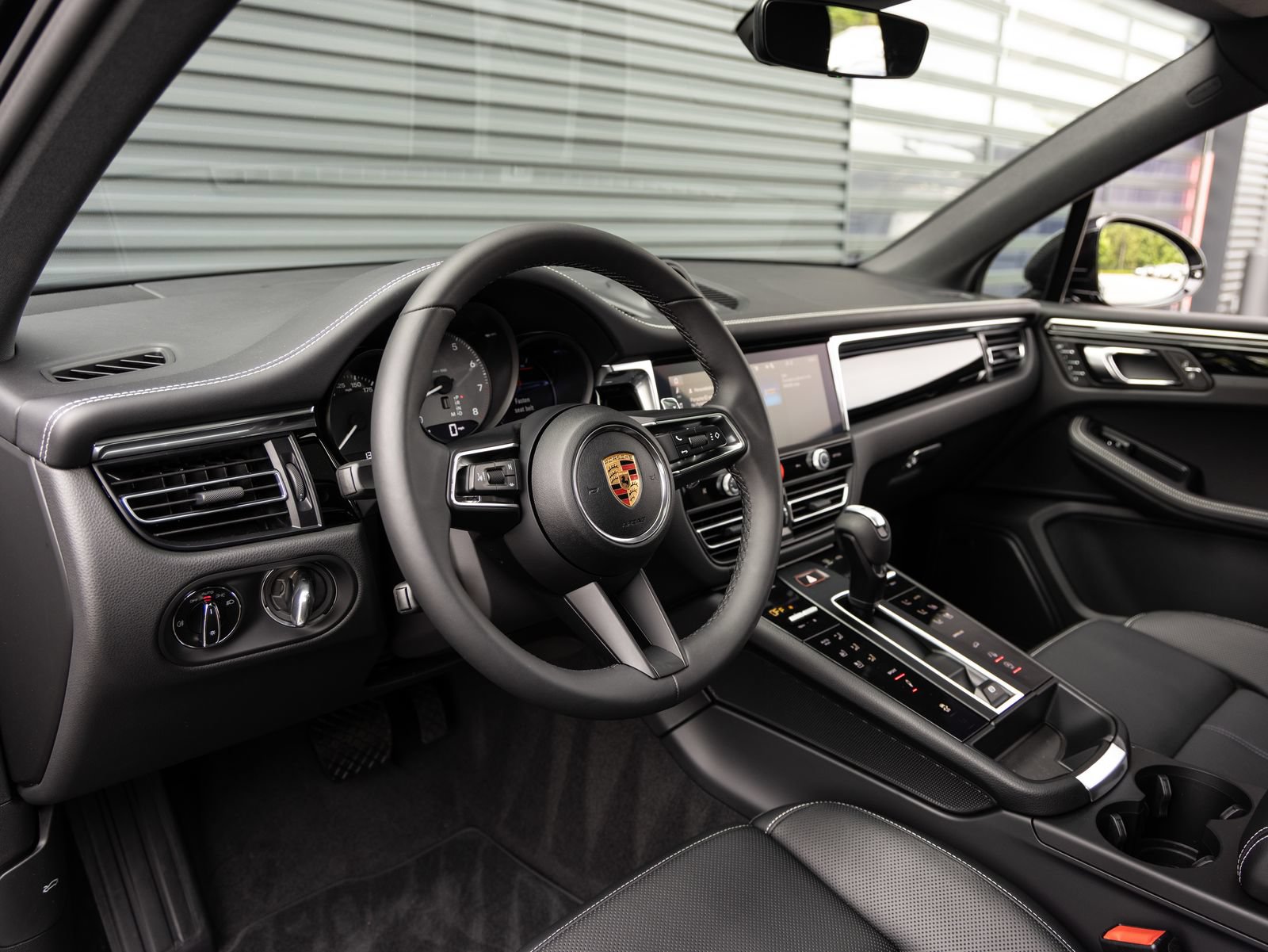 New 2026 Porsche Macan S AWD/4WD image 4