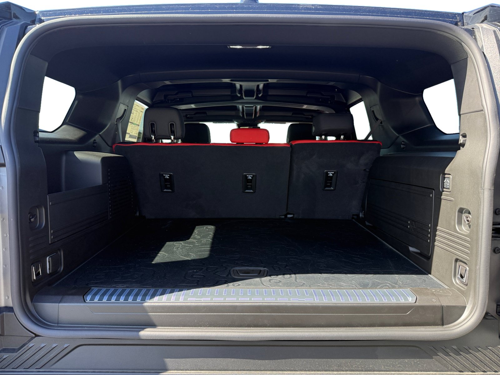 New 2026 GMC Hummer EV 3X w/ Carbon Fiber Edition Package AWD/4WD image 17