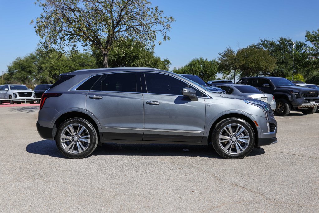 Used 2022 Cadillac XT5 Premium Luxury w/ Technology Package AWD/4WD image 5