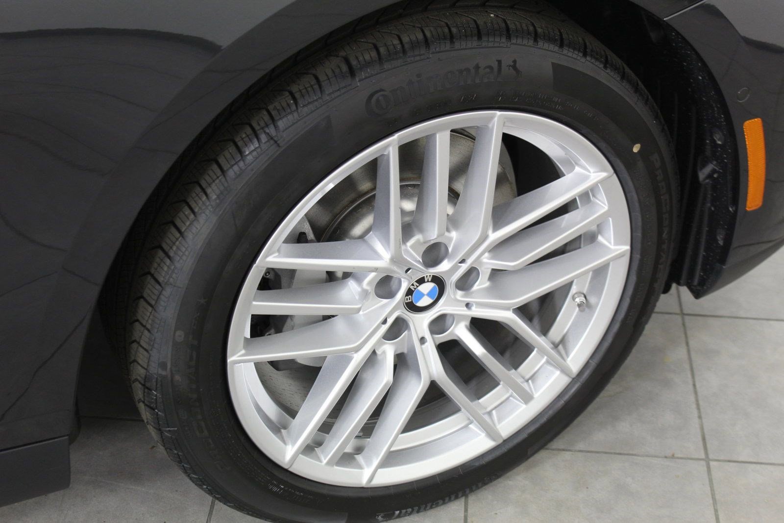 Used 2025 BMW 530i w/ Premium Package image 21