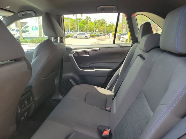 Used 2023 Toyota RAV4 SE image 6