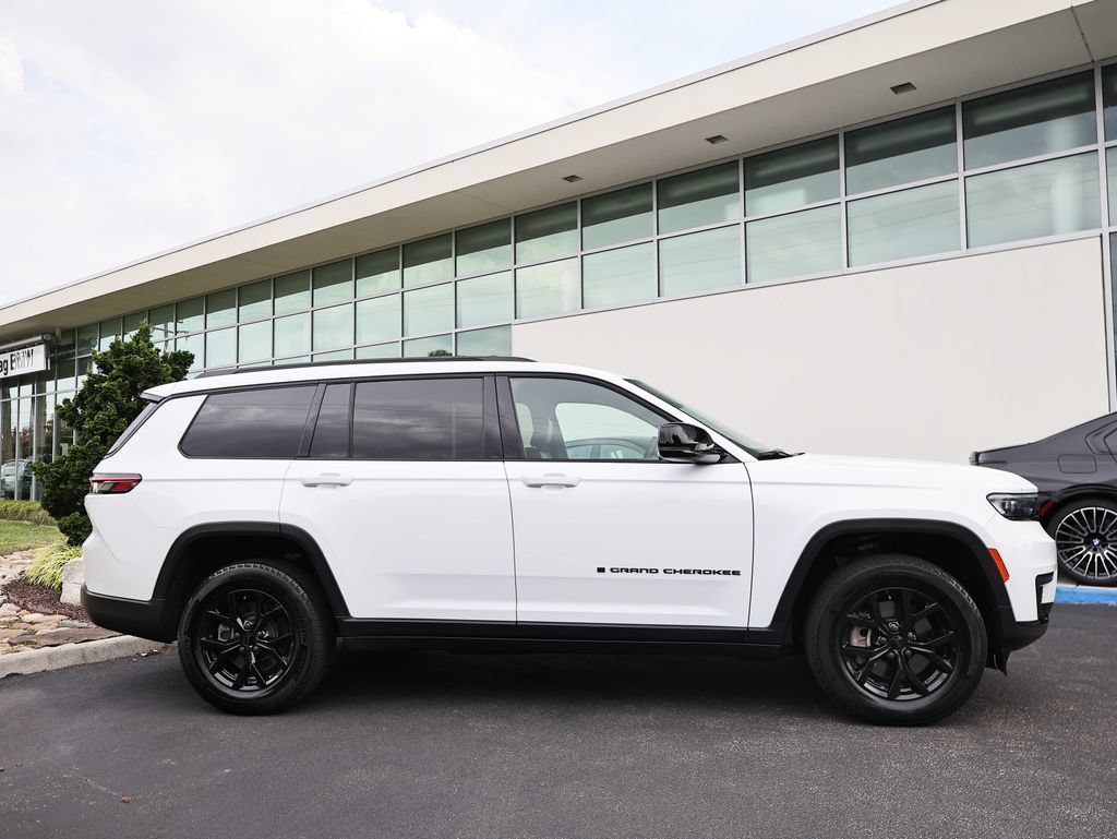 Used 2024 Jeep Grand Cherokee L Altitude AWD/4WD image 4