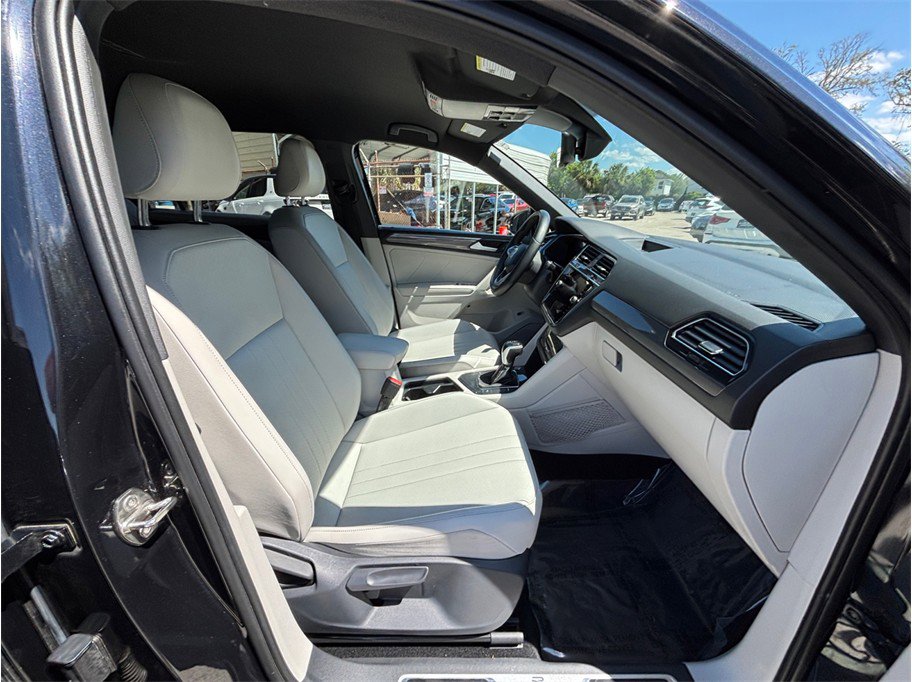 Used 2022 Volkswagen Tiguan SE R-Line FWD image 42