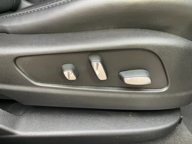 Used 2017 Cadillac XT5 Luxury w/ Driver Awareness Package image 22