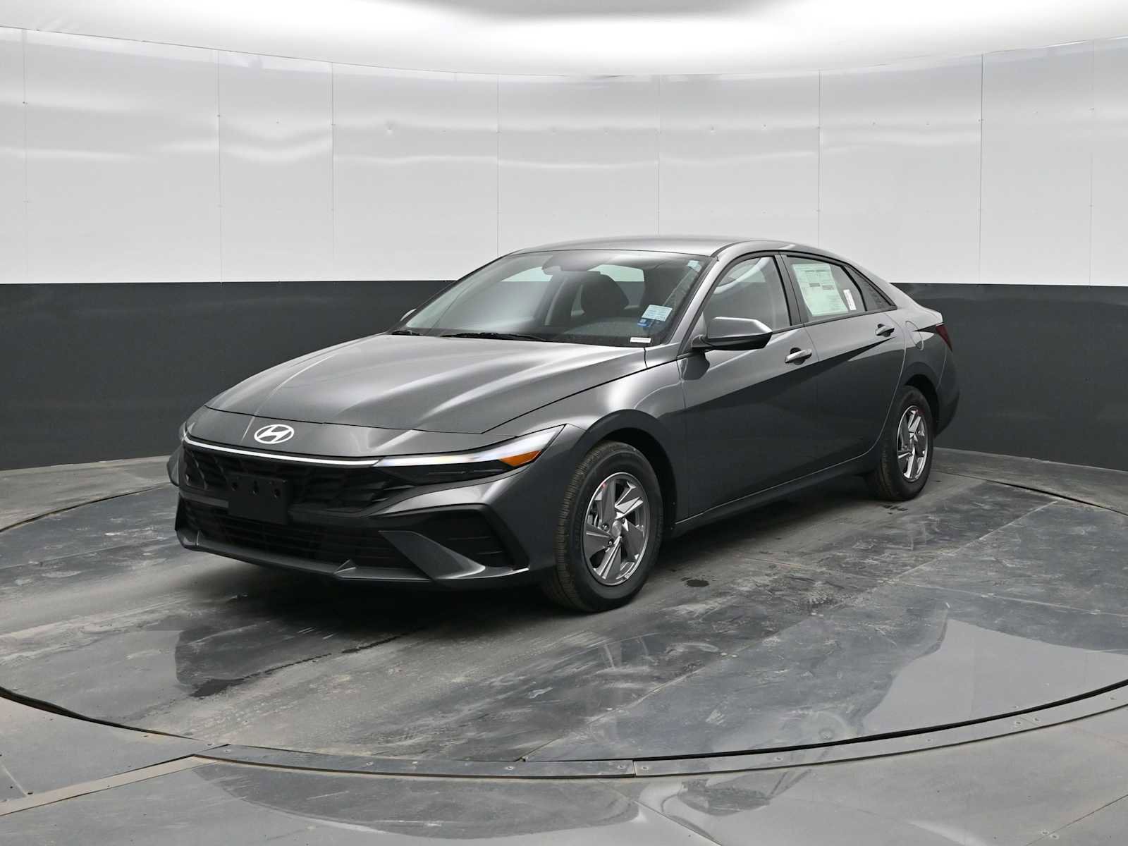 New 2026 Hyundai Elantra SE image 4