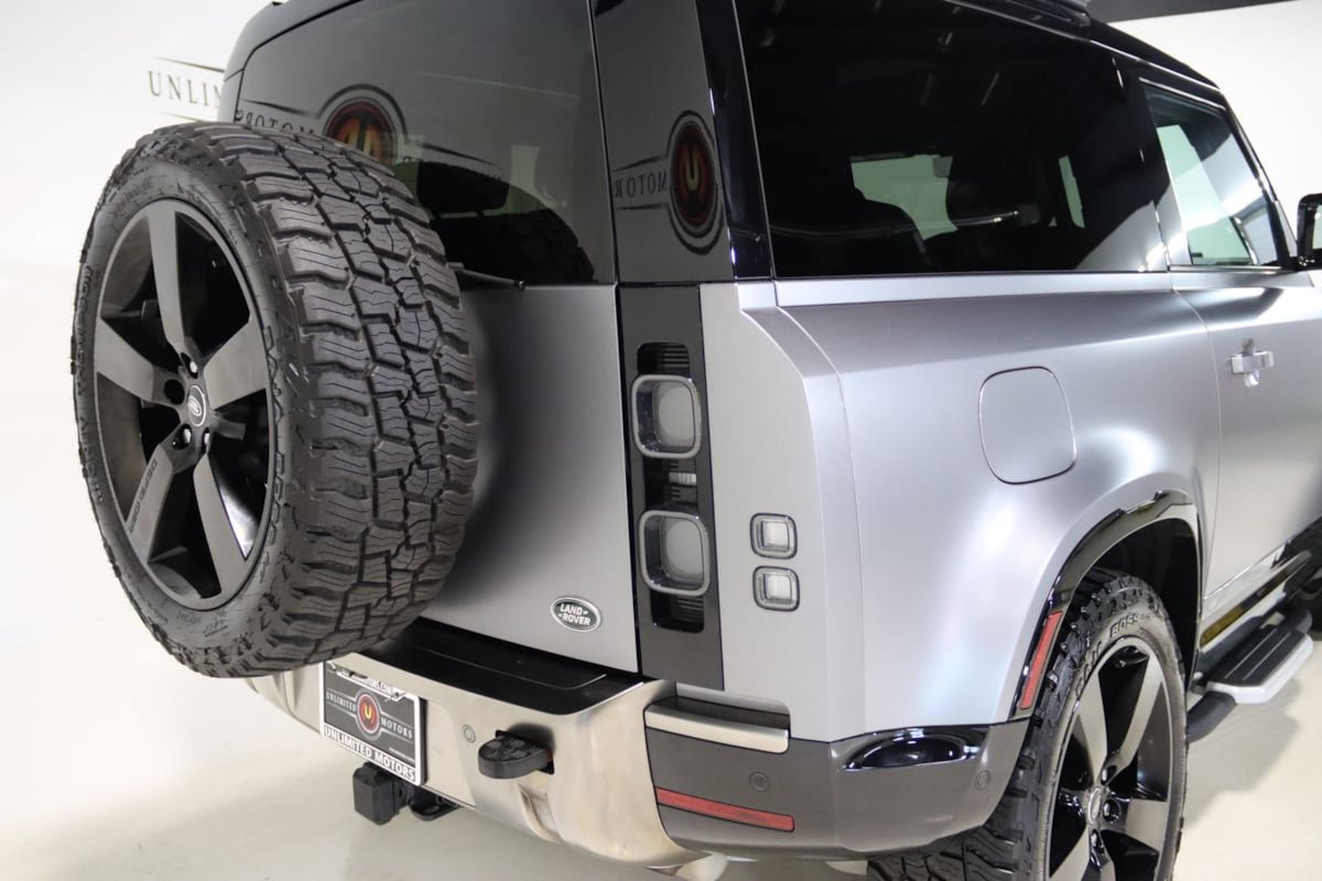 Used 2023 Land Rover Defender 90 X AWD/4WD image 9