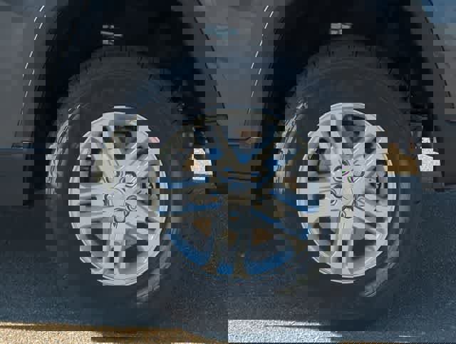 Used 2025 Jeep Grand Cherokee Laredo image 14