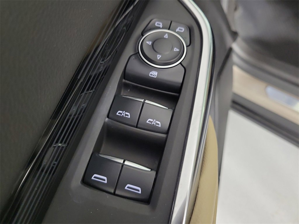 Certified 2024 Cadillac XT4 Luxury w/ Cold Weather Package image 20