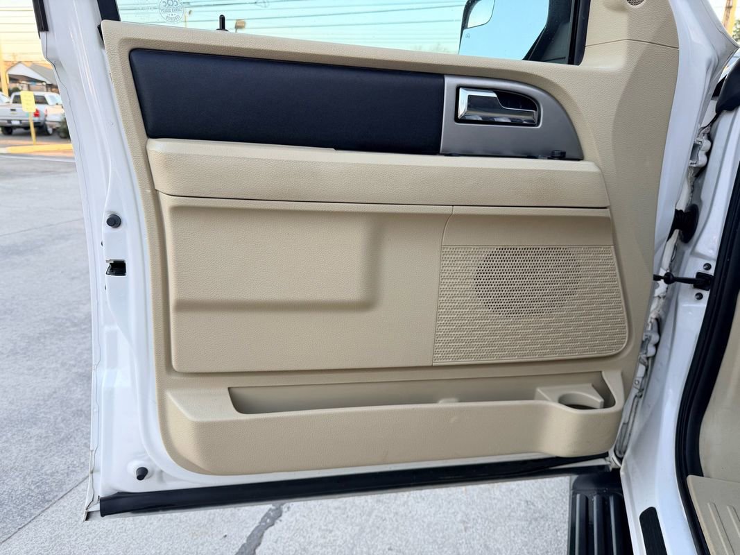 Used 2015 Ford Expedition XLT w/ Equipment Group 201A image 24