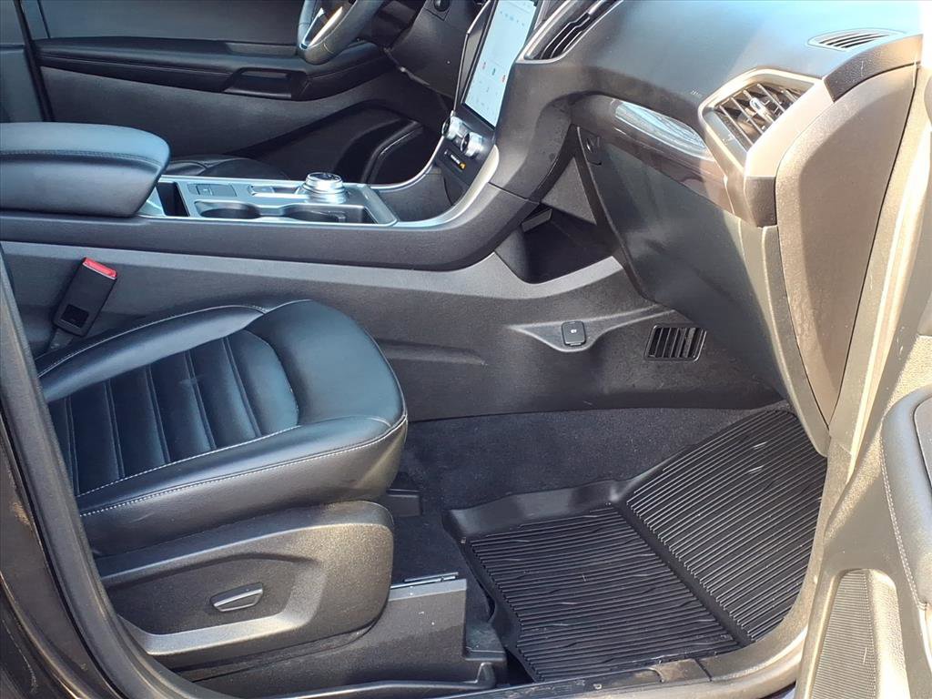 Certified 2024 Ford Edge SEL image 18