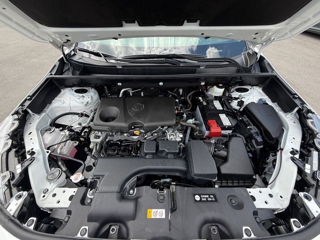 Used 2025 Toyota RAV4 LE AWD/4WD image 24