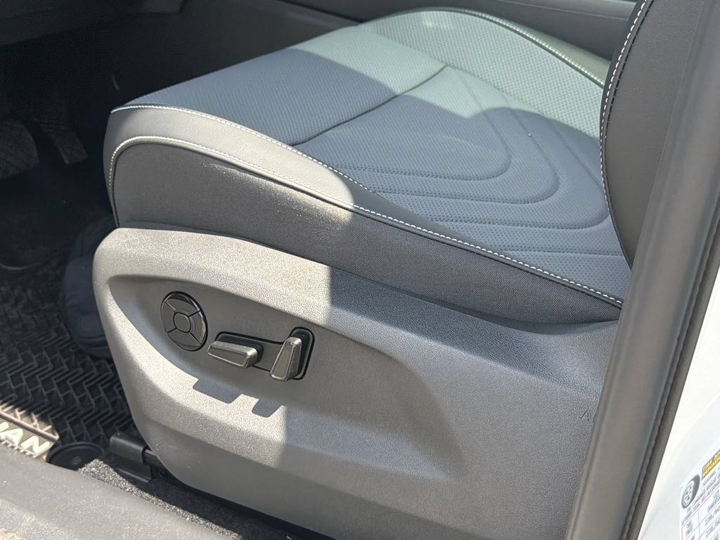 New 2026 Volkswagen Tiguan SE AWD/4WD image 18