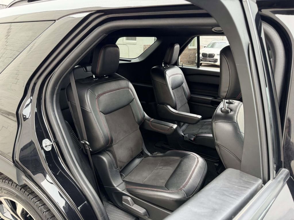 Used 2022 Ford Explorer ST-Line AWD/4WD image 14