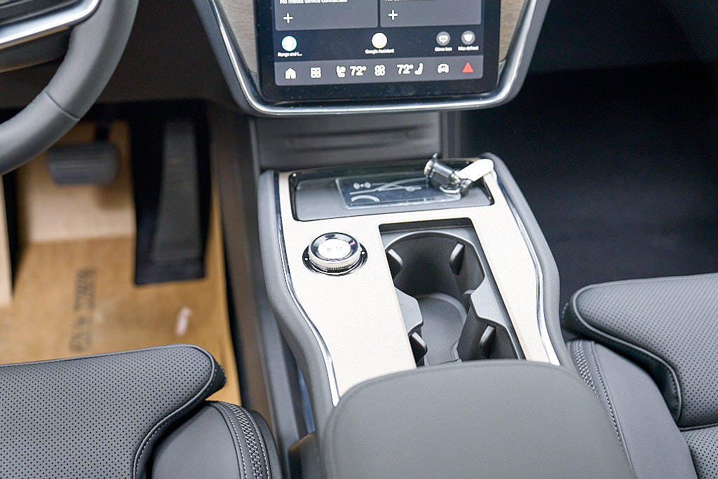 New 2026 Volvo EX90 Plus AWD/4WD image 33