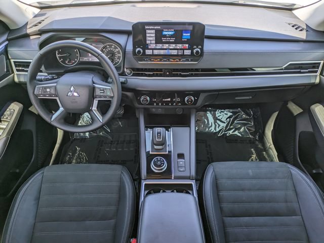 Used 2023 Mitsubishi Outlander SE FWD image 15