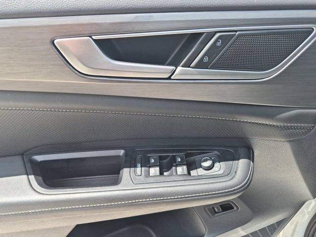 Used 2025 Volkswagen Atlas Cross Sport SE FWD image 13